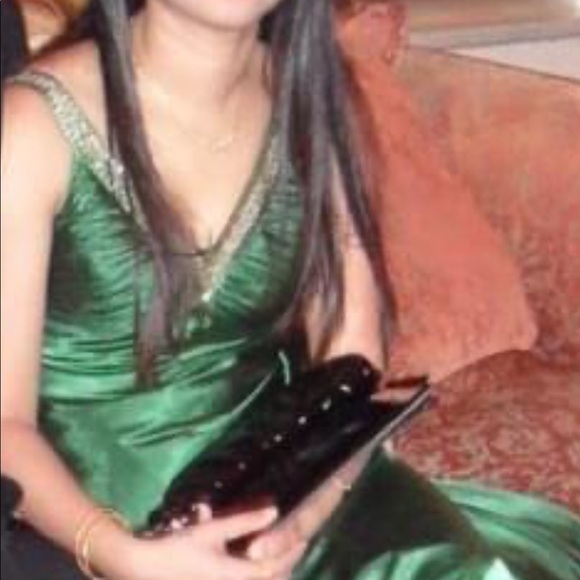 Camille Green gown - Picture 6 of 6